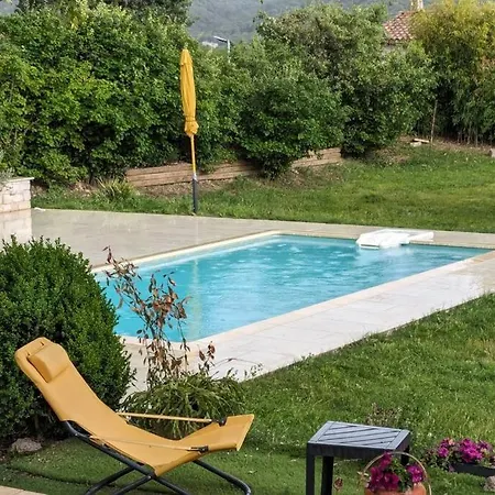 Calme Avec Piscine A Βίλα