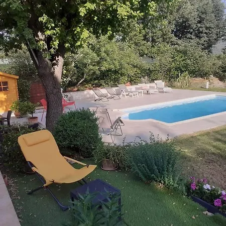Calme Avec Piscine A Βίλα Gréoux-les-Bains
