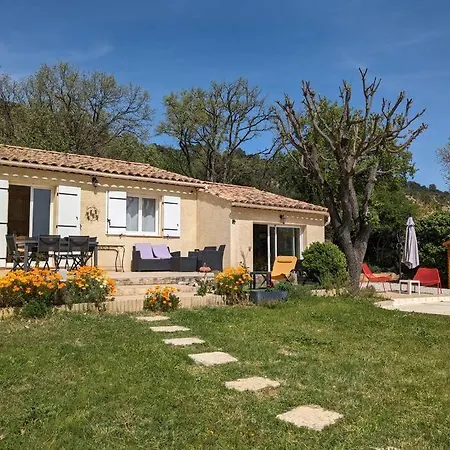 Calme Avec Piscine A Villa *