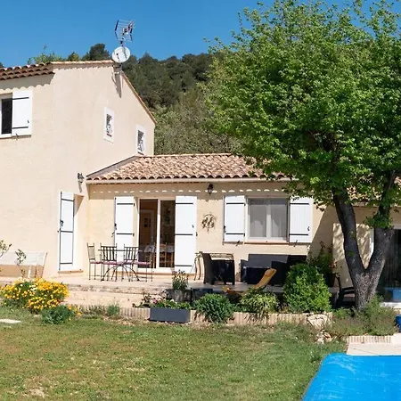 Calme Avec Piscine A Villa